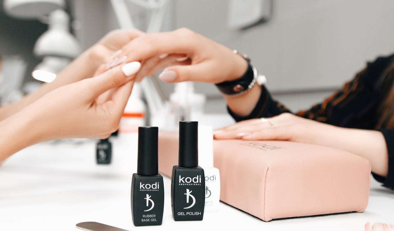 Как подобрать профессиональную косметику: советы для мастеров и новичков