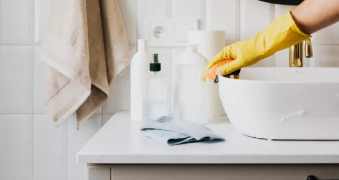 700x371 T 1 Hand 1200 636mm 65