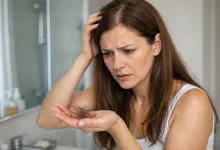 Чому випадає волосся: причини, що робити в домашніх умовах