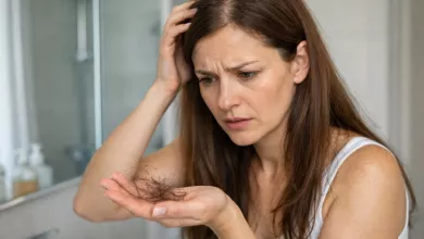 Чому випадає волосся: причини, що робити в домашніх умовах