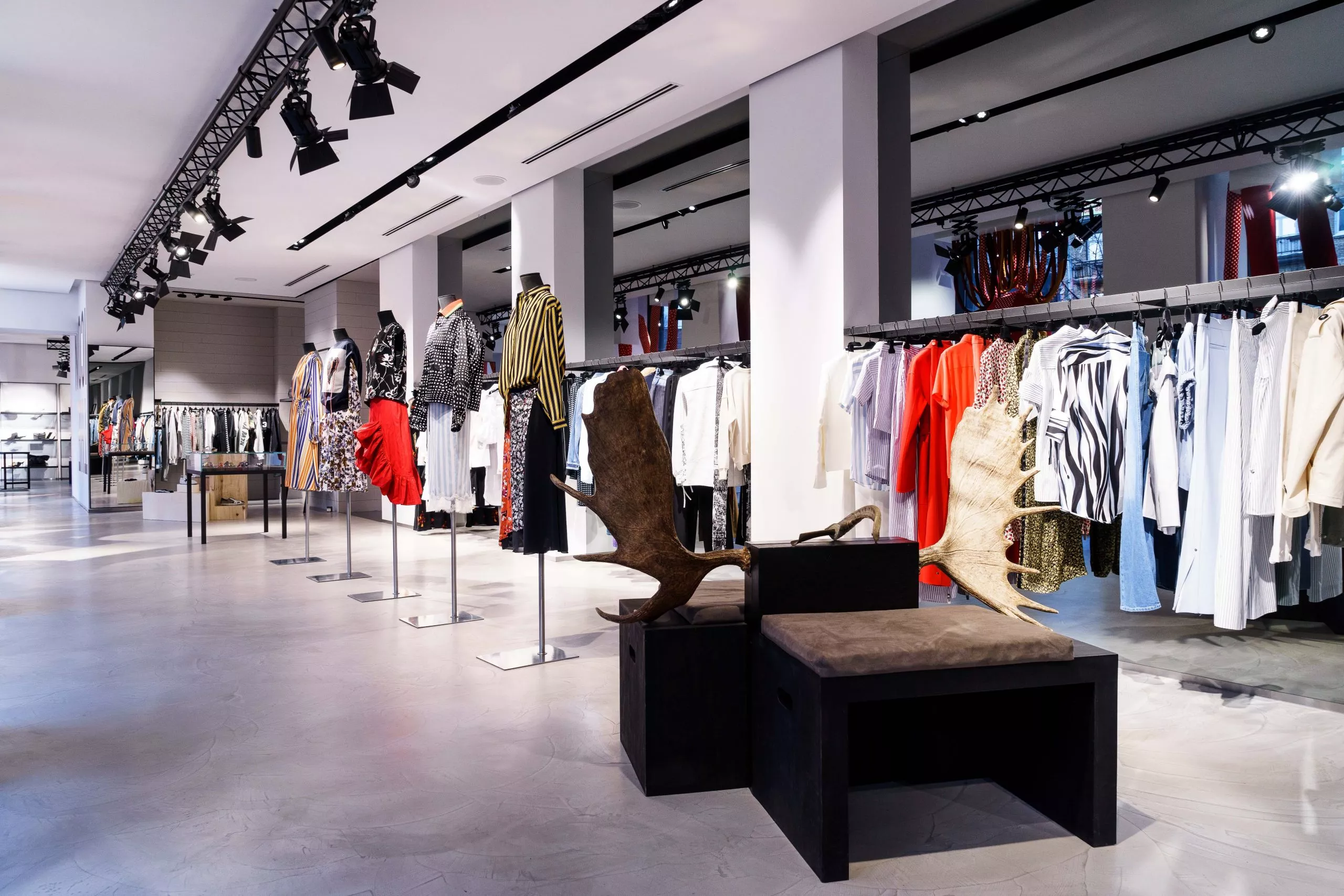 Брендовий чоловічий одяг в Києві: ексклюзивний стиль та якість від TheIcon